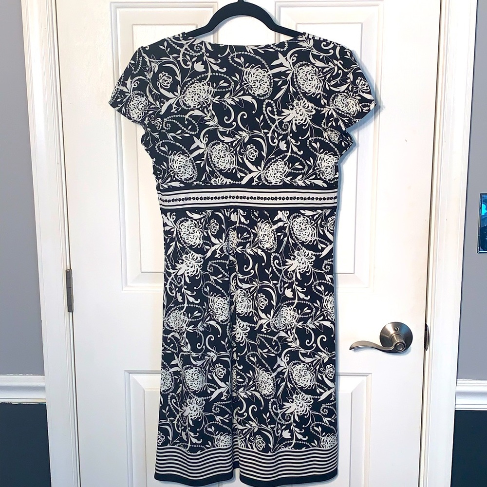 Loft Dress - Picture 2 of 4